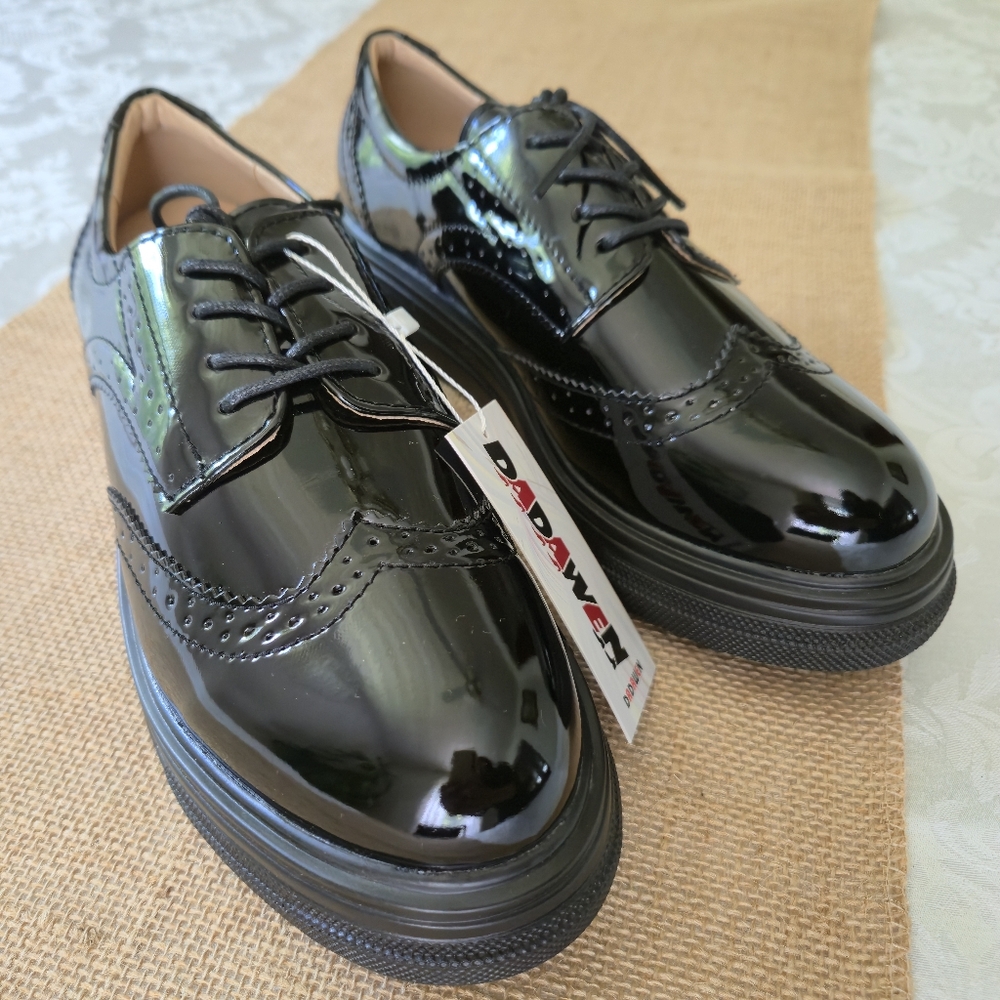 Dadawen Glossy Black Platform Lace-up Oxfords Retro British Brogue Detailing